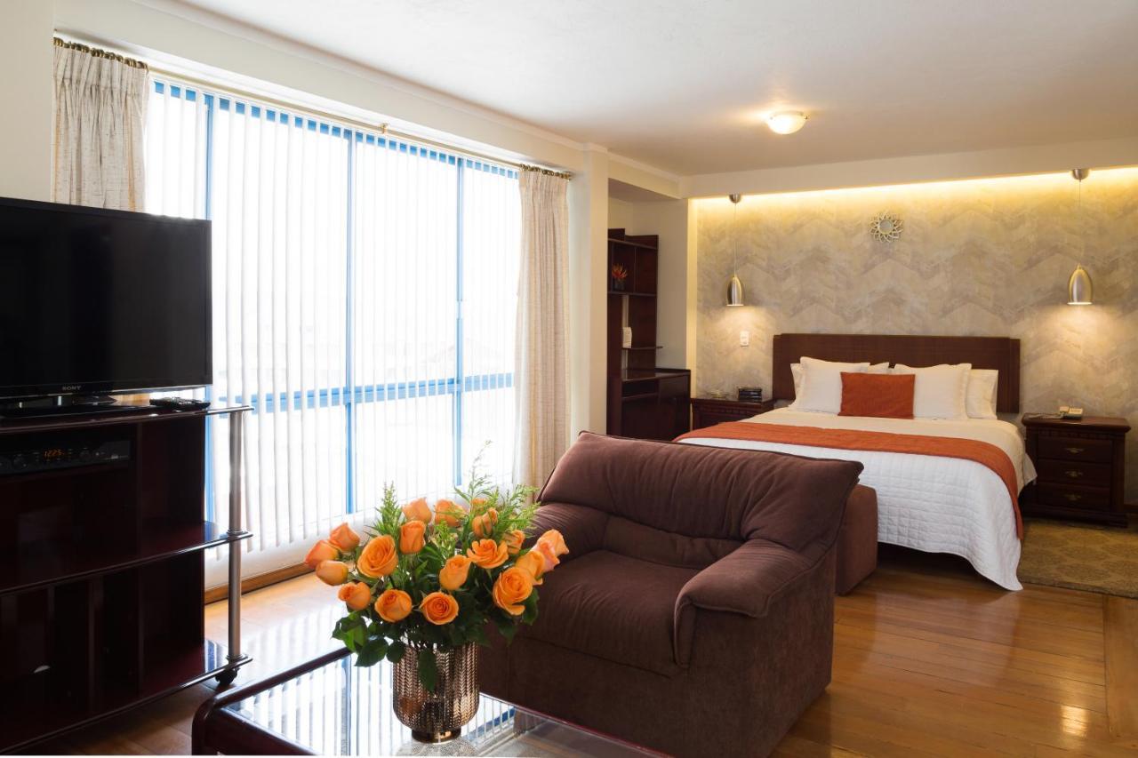 Suites Metropoli Quito Esterno foto