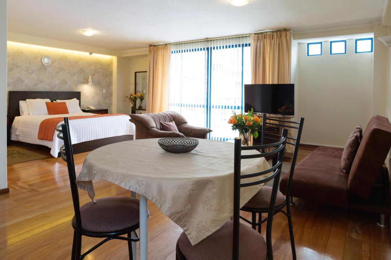 Suites Metropoli Quito Esterno foto