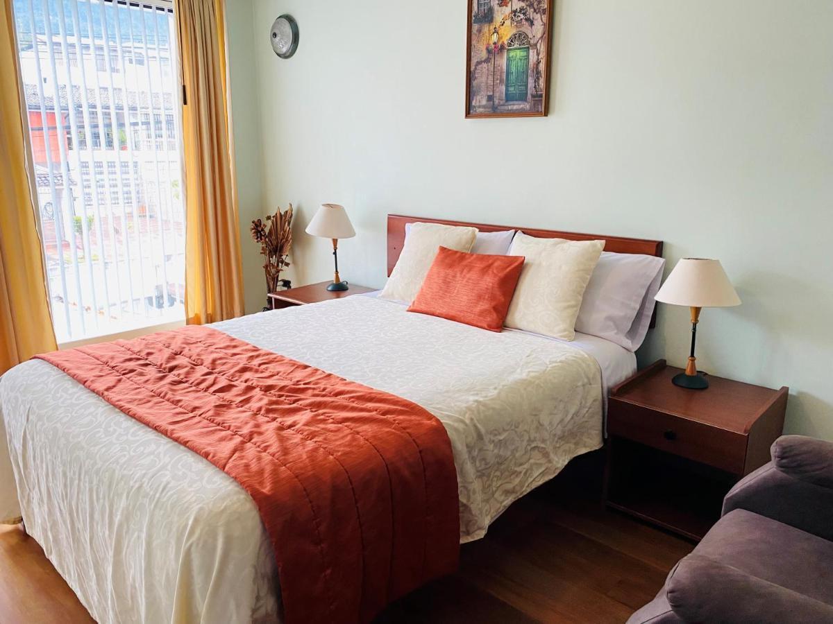 Suites Metropoli Quito Esterno foto