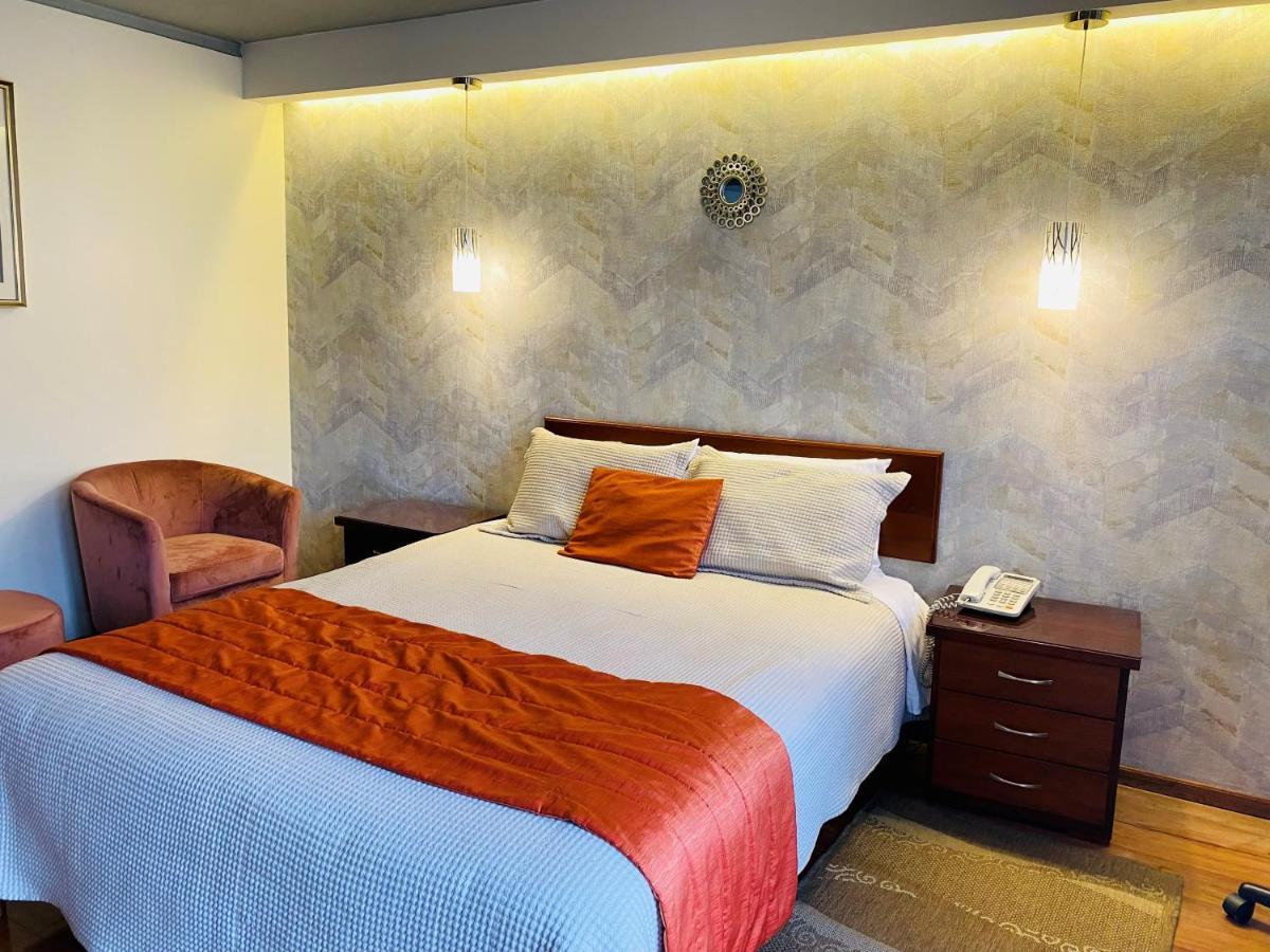 Suites Metropoli Quito Esterno foto