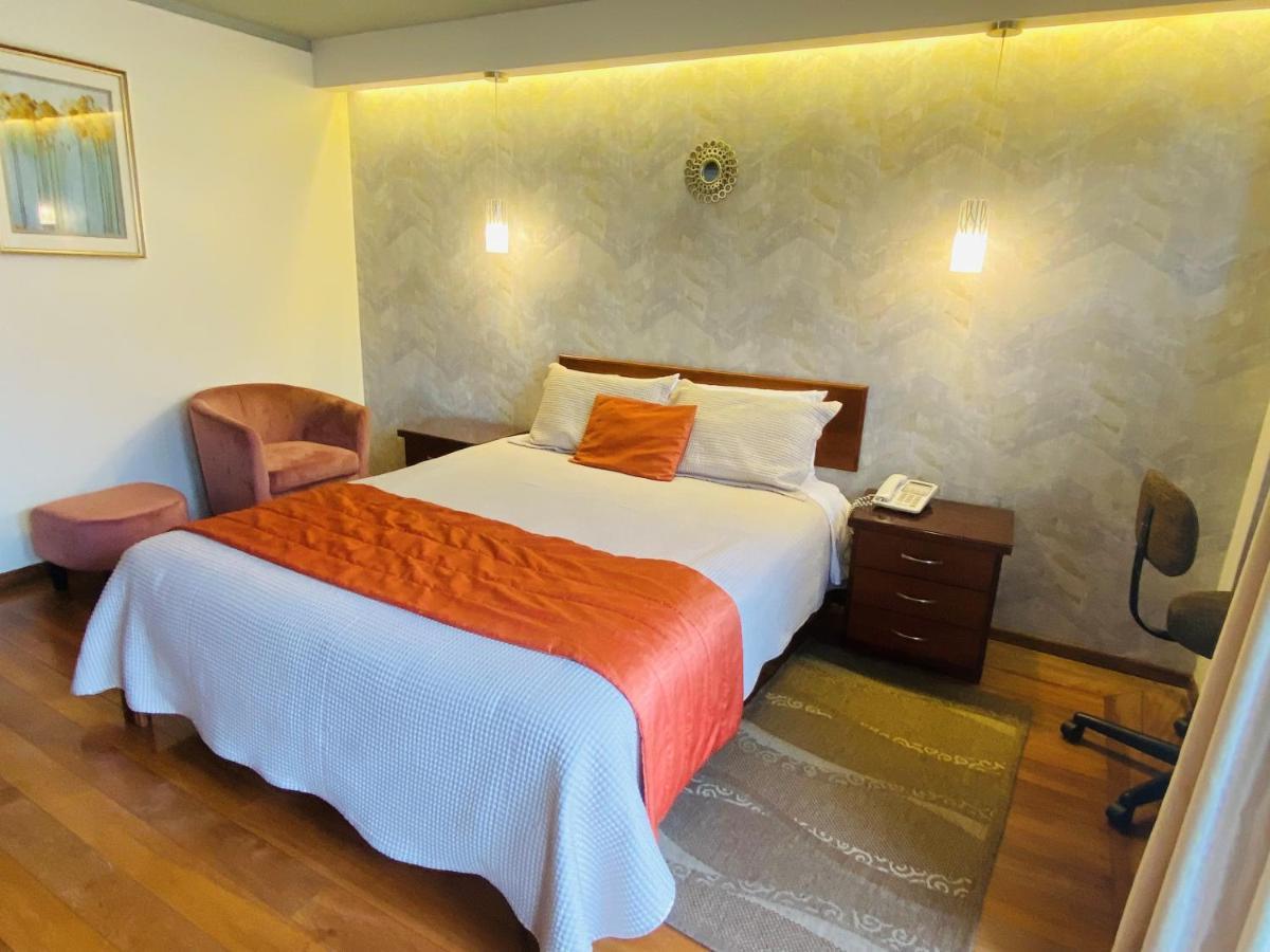 Suites Metropoli Quito Esterno foto