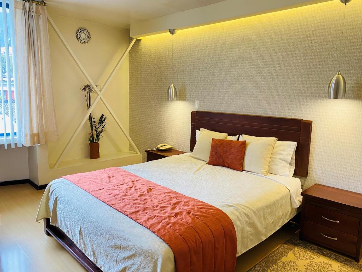 Suites Metropoli Quito Esterno foto