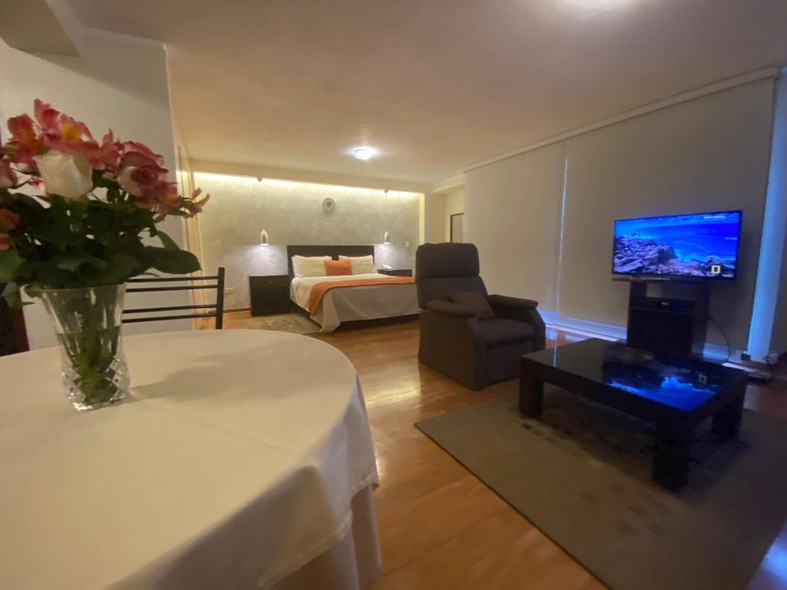 Suites Metropoli Quito Esterno foto