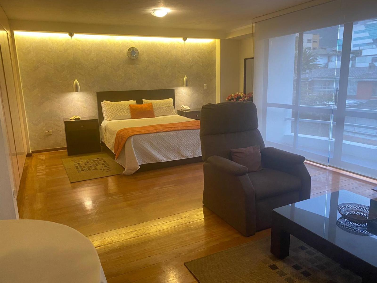 Suites Metropoli Quito Esterno foto