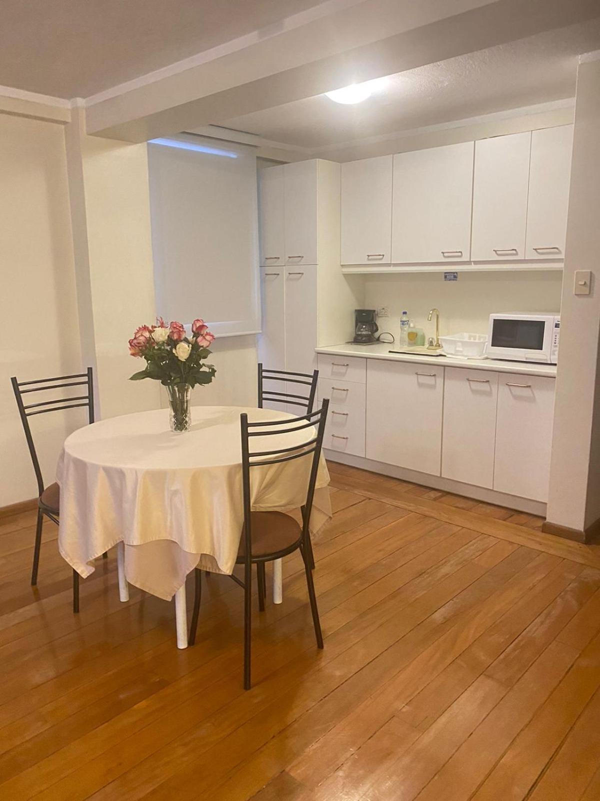 Suites Metropoli Quito Esterno foto