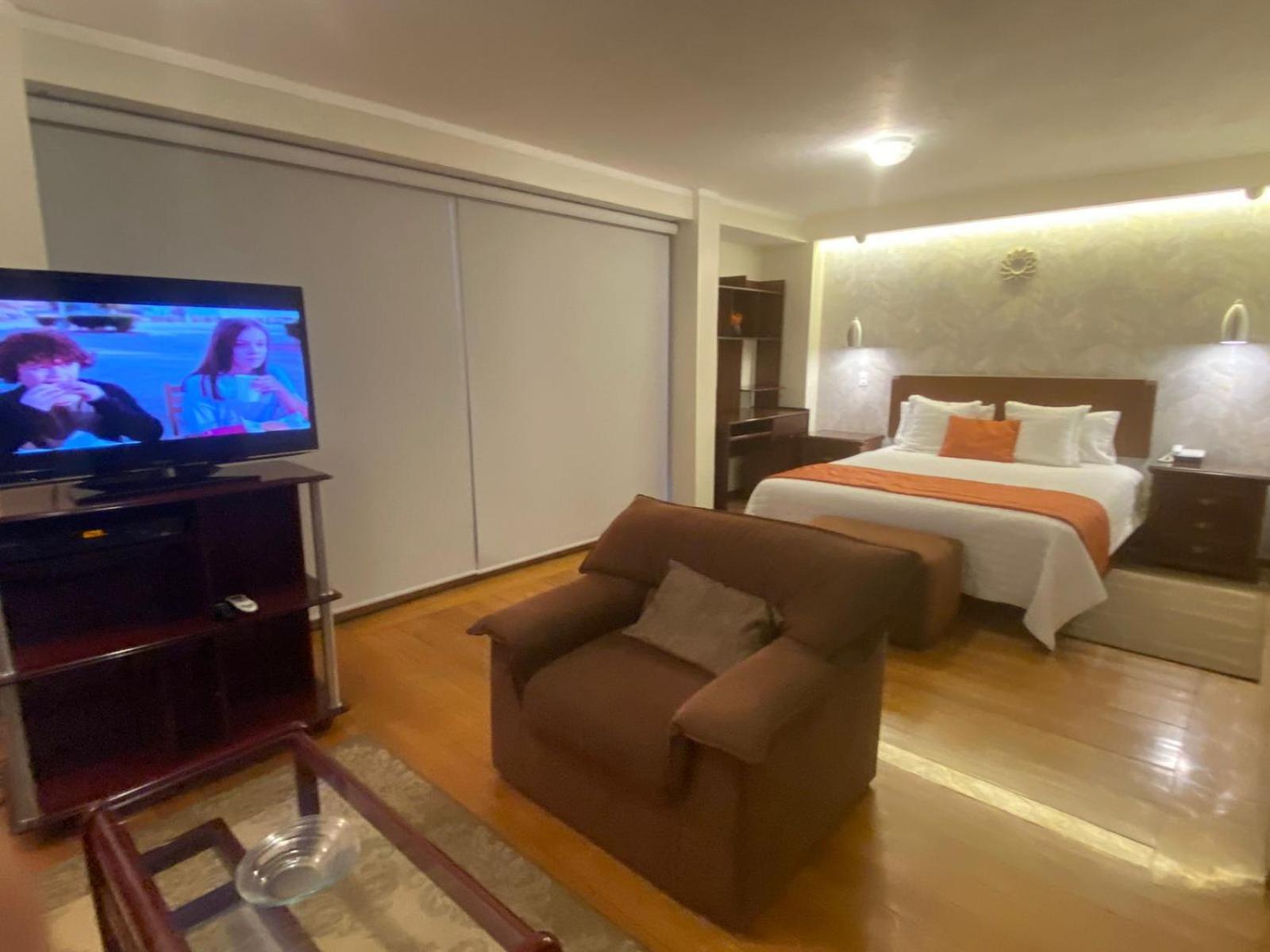 Suites Metropoli Quito Esterno foto