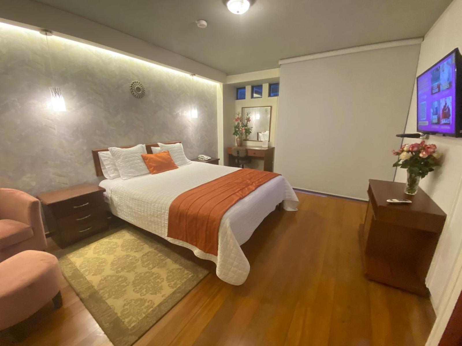 Suites Metropoli Quito Esterno foto
