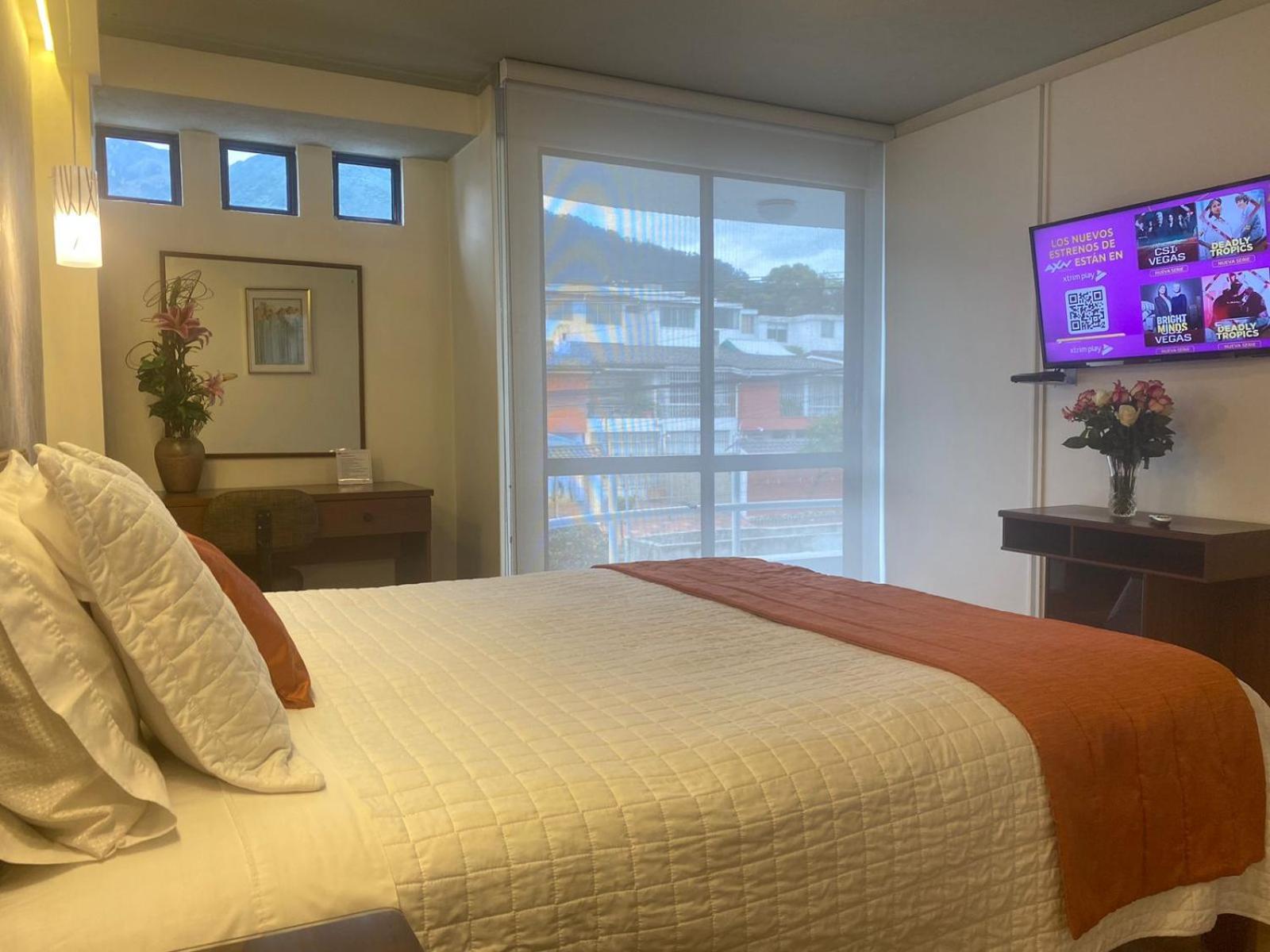 Suites Metropoli Quito Esterno foto