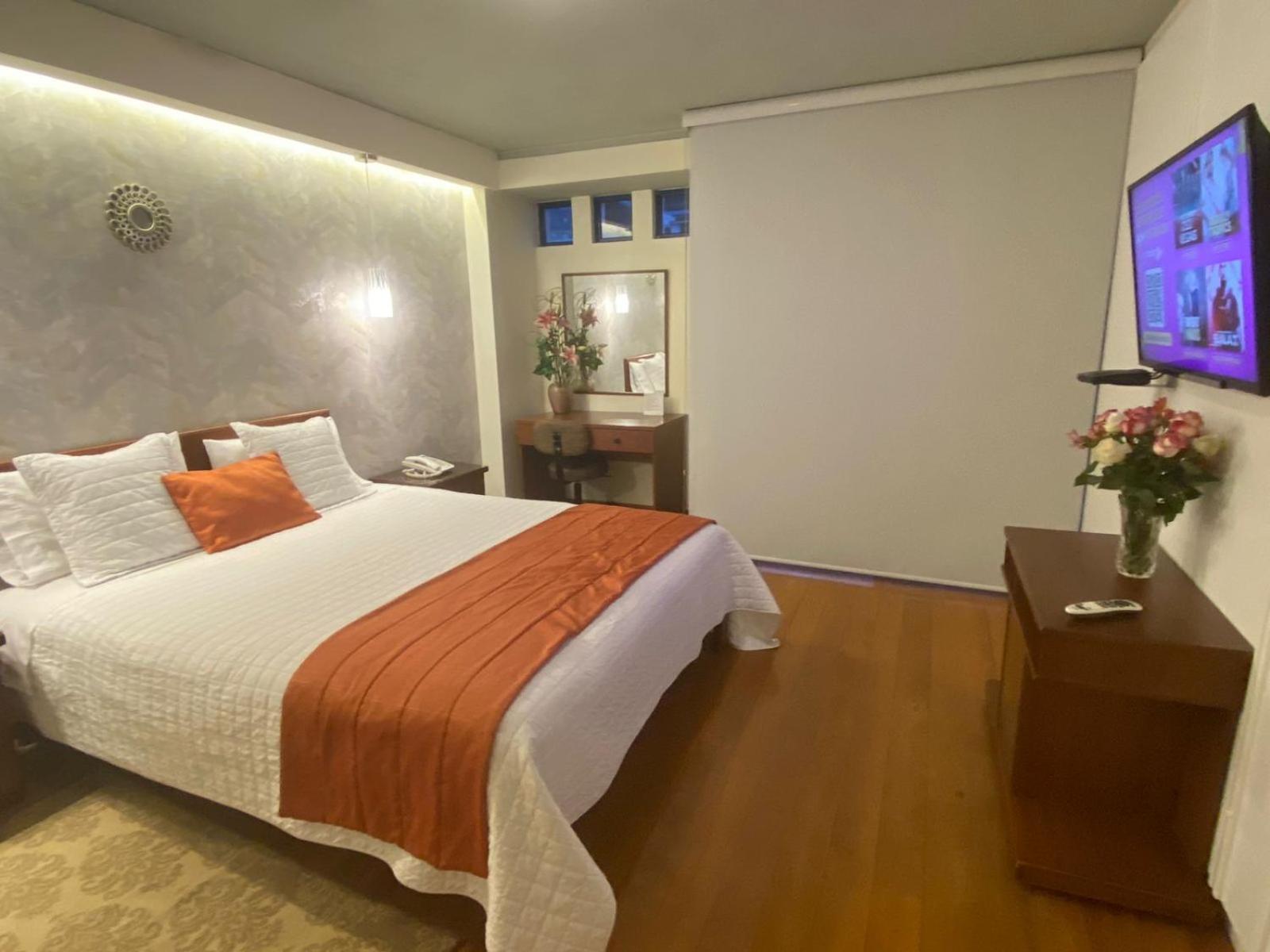 Suites Metropoli Quito Esterno foto