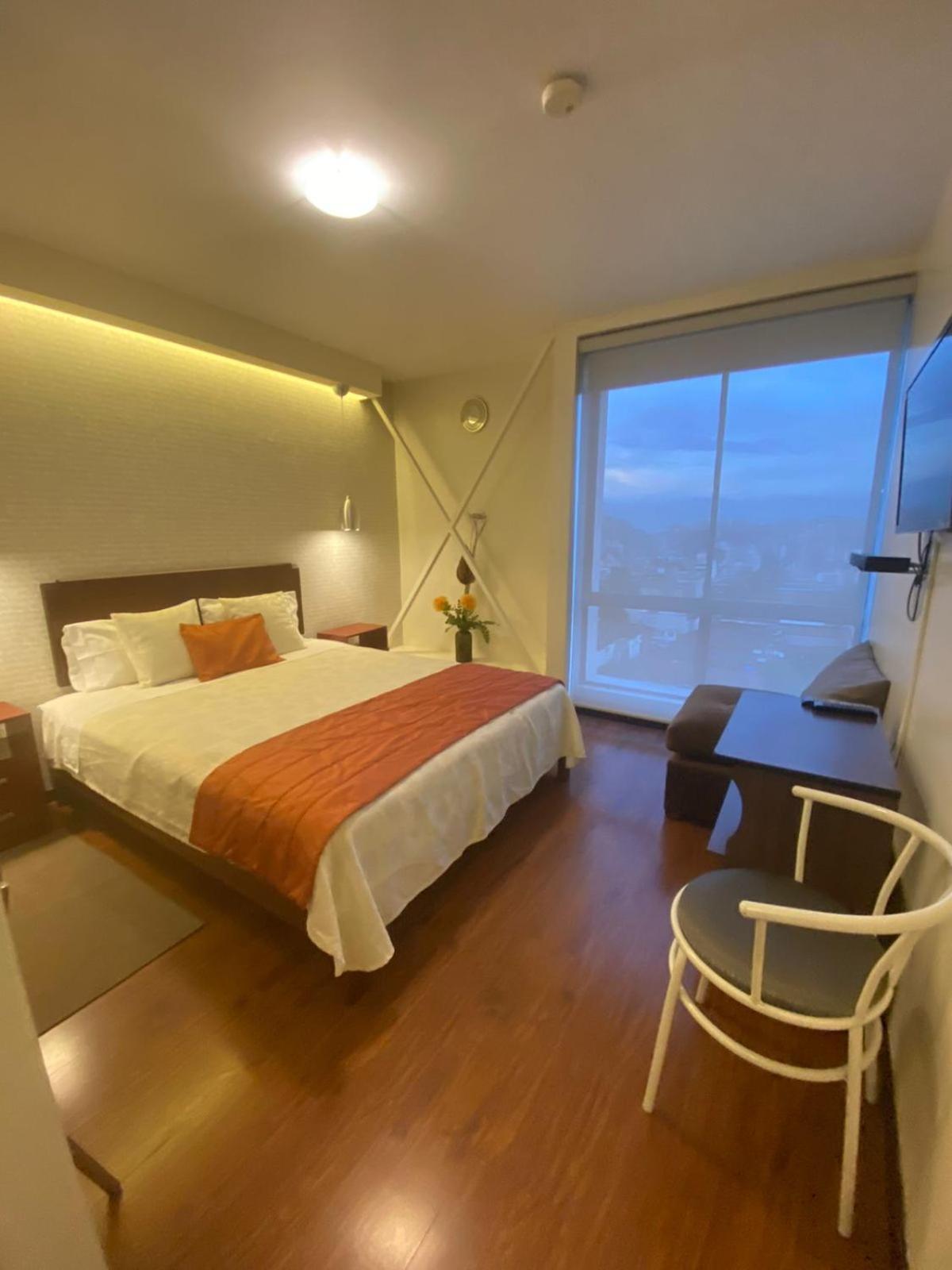 Suites Metropoli Quito Esterno foto