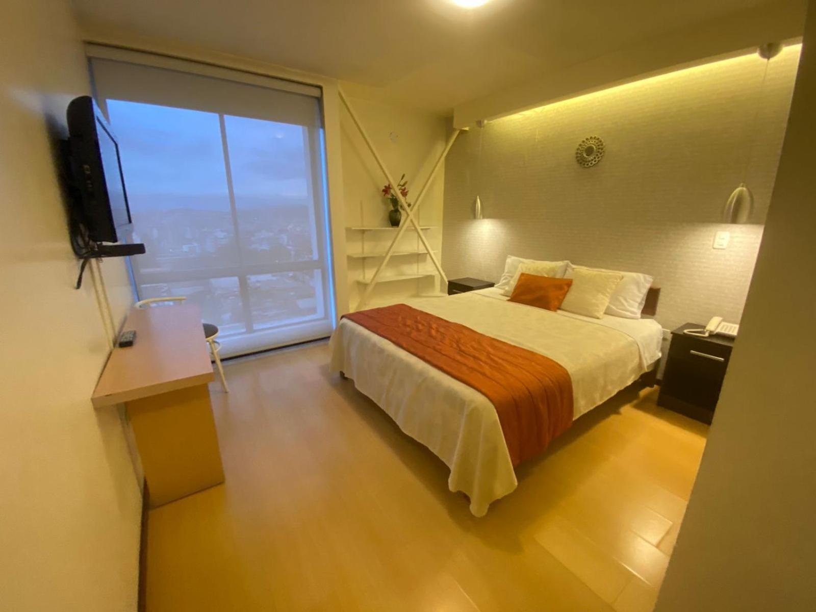 Suites Metropoli Quito Esterno foto