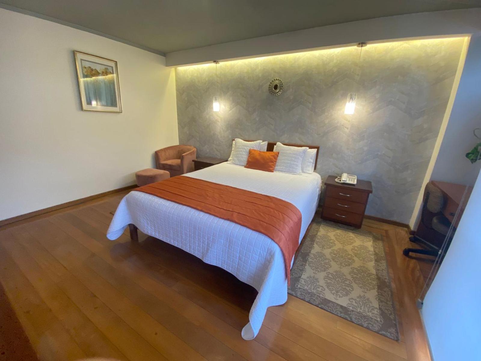 Suites Metropoli Quito Esterno foto