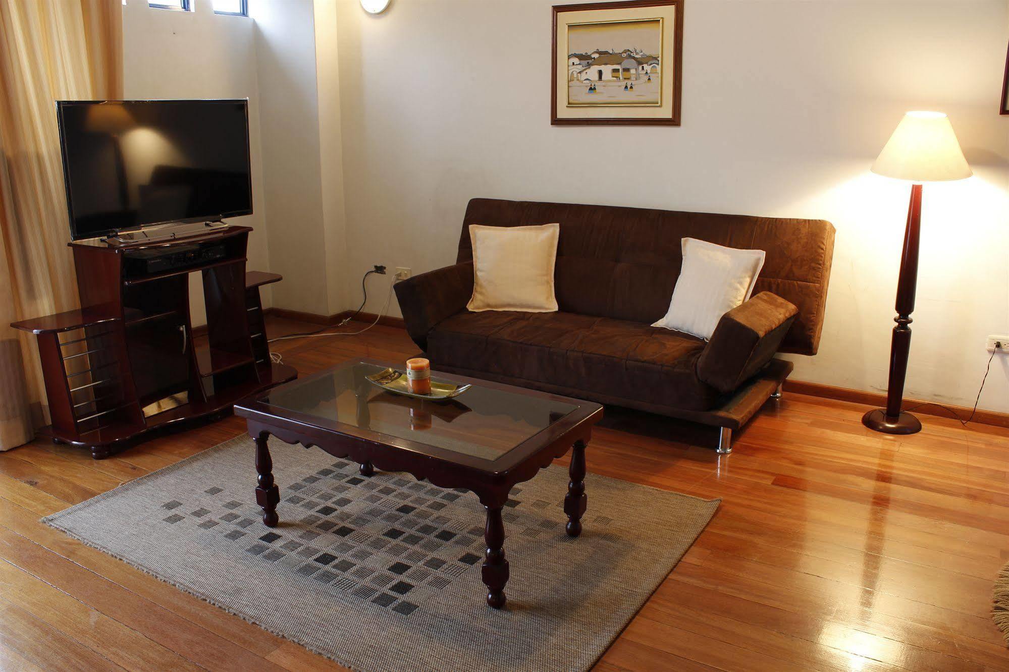 Suites Metropoli Quito Esterno foto