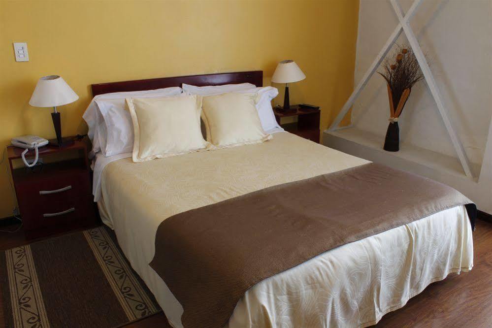Suites Metropoli Quito Esterno foto